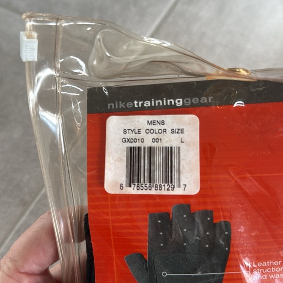 NWT Nike Men's Cardio Training Glove(s)- Right and Left Glove- Size L - Picture 3 of 5